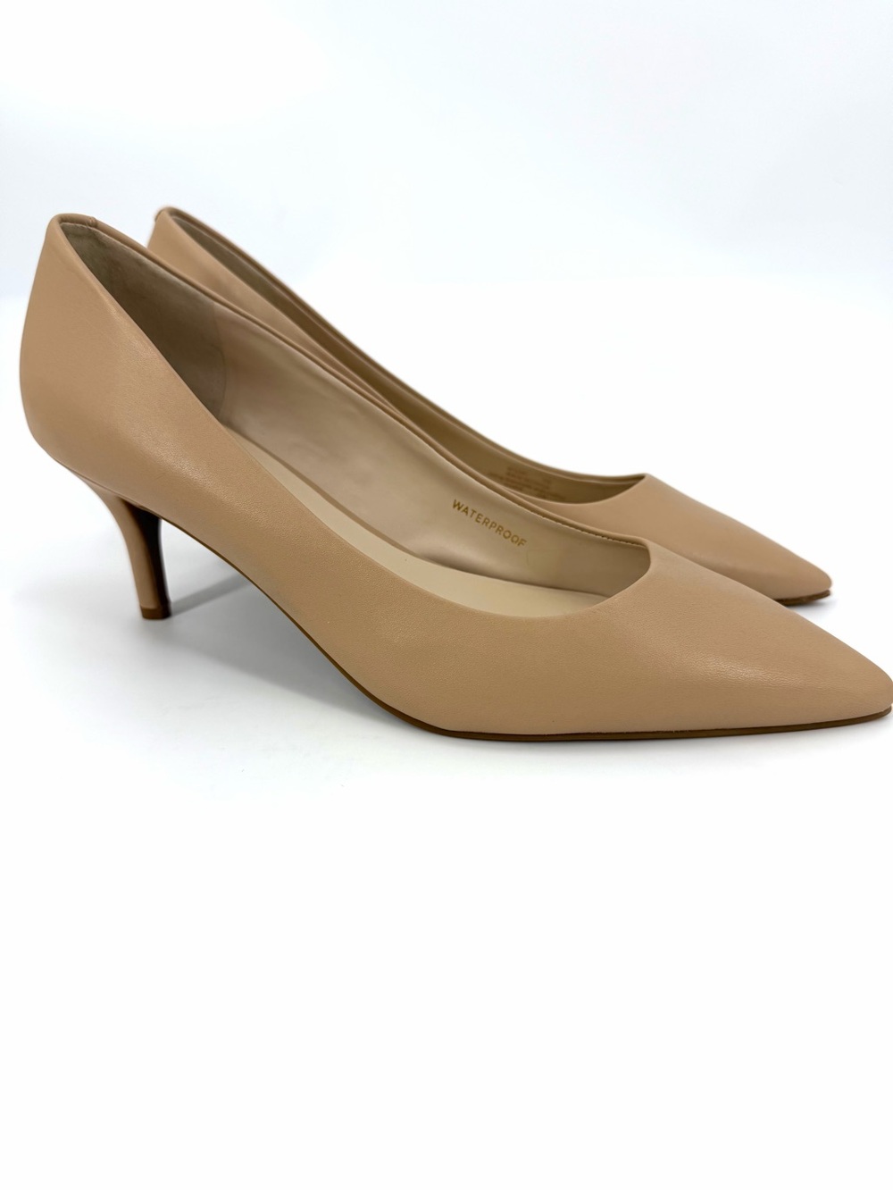 Cole Haan“Marta” Waterproof Pointed Toe Leather Pump Kitten Heels Sz 10B Nude
